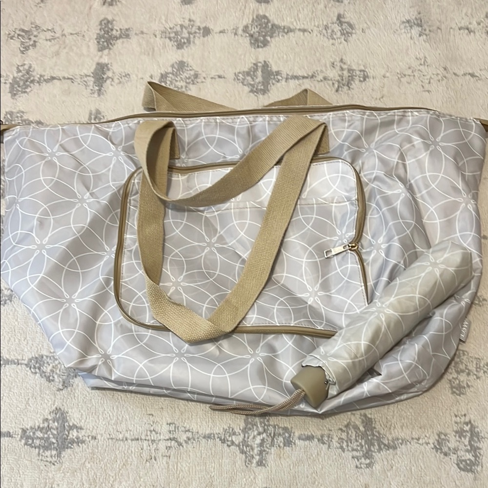 Gray and White Tote Bag & Umbrella